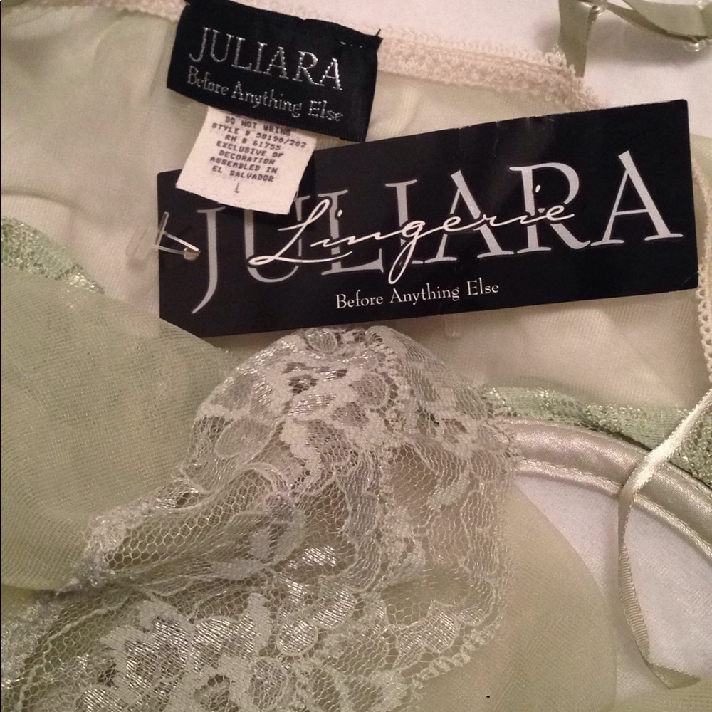 Lingerie - Picture 8 of 8